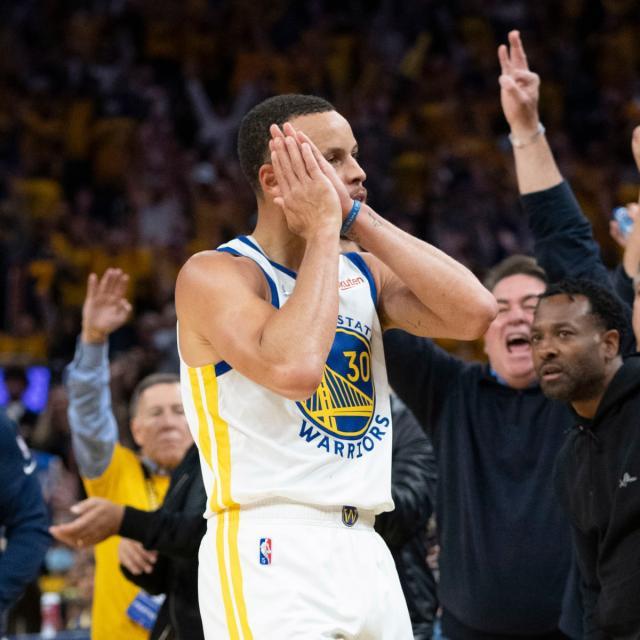 1662394531345007194.jpg stephen_curry_22wcf_game2.jpg